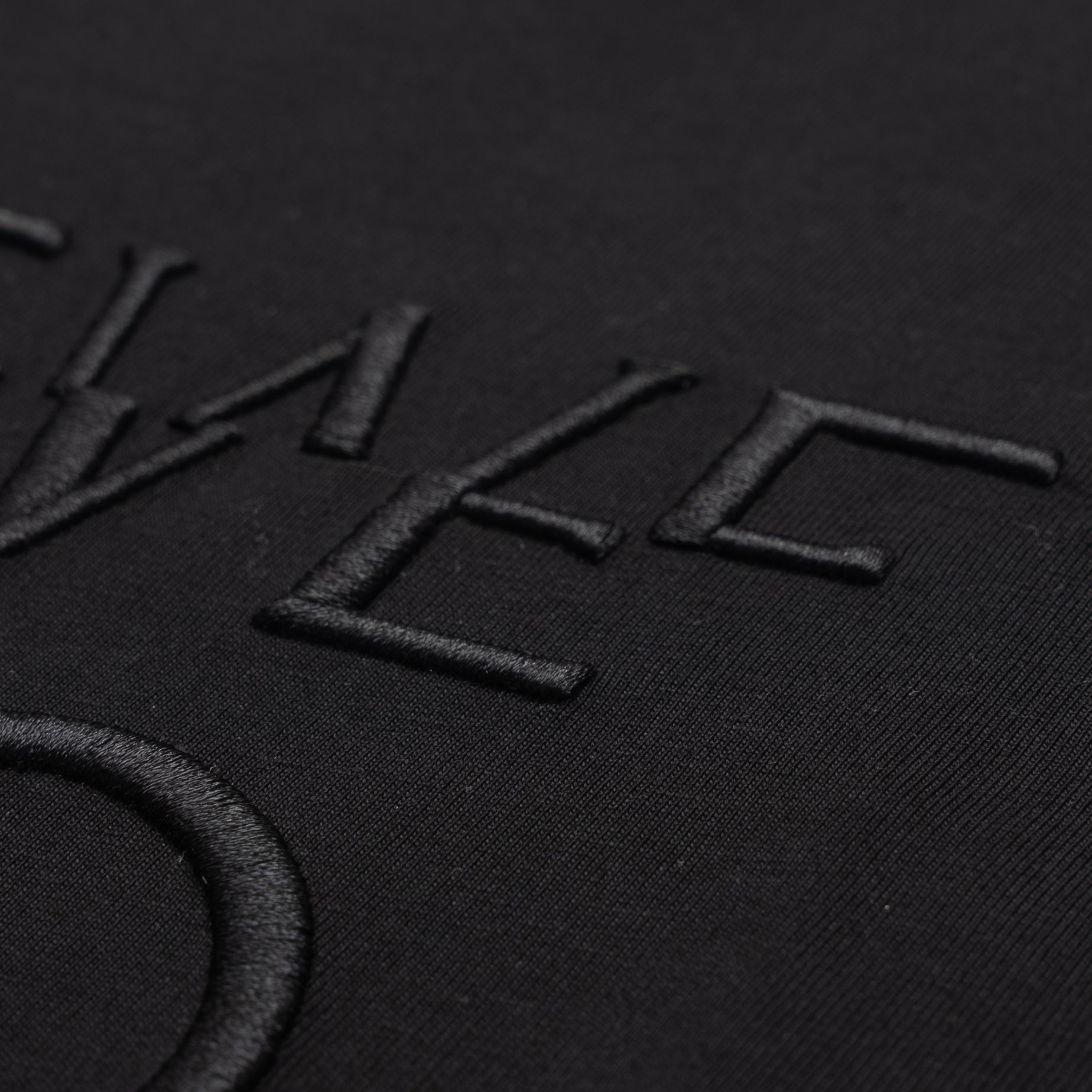 Fashion embroidered round neck cotton T-shirt