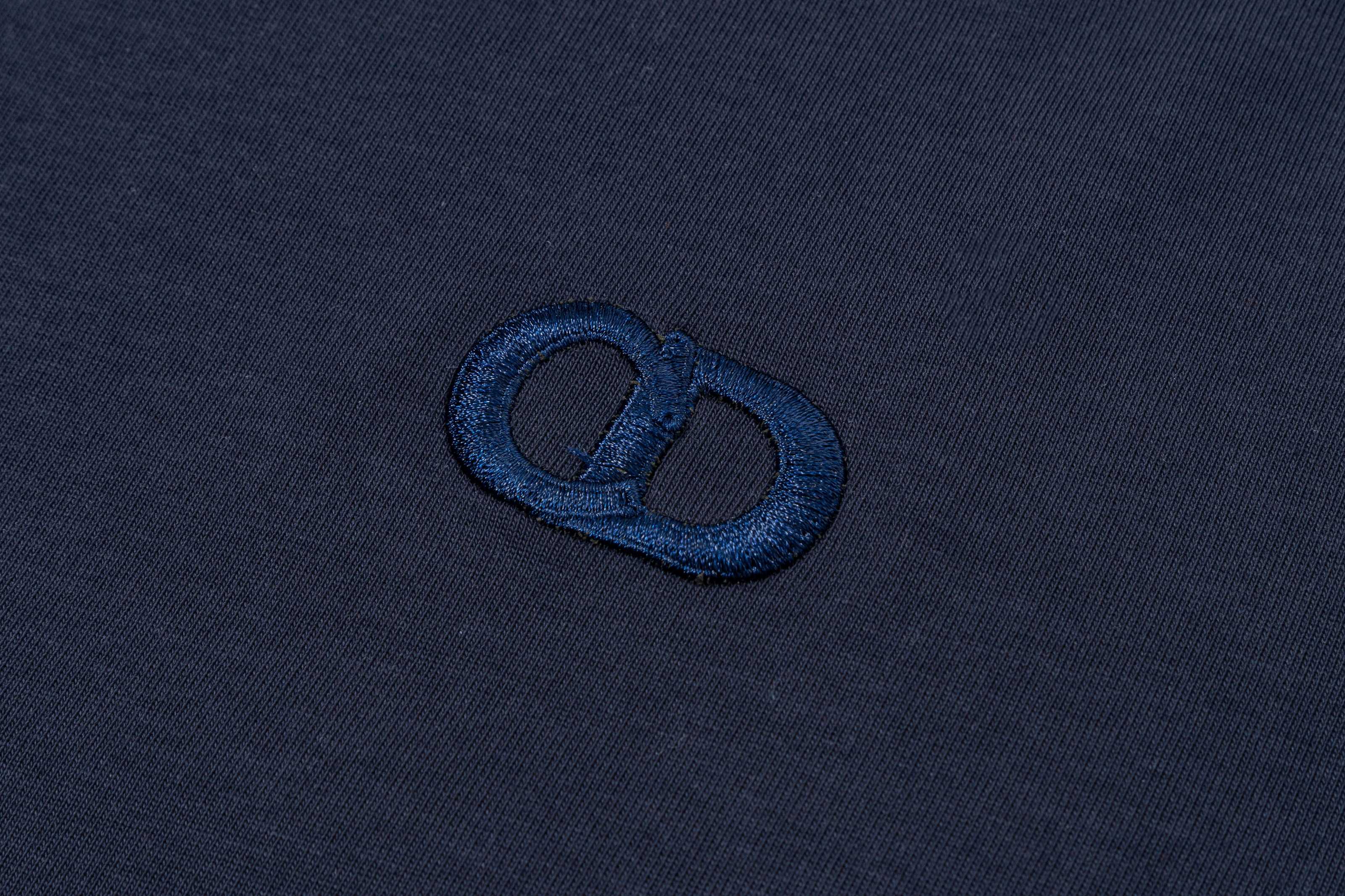 Simple embroidered cotton T-shirt