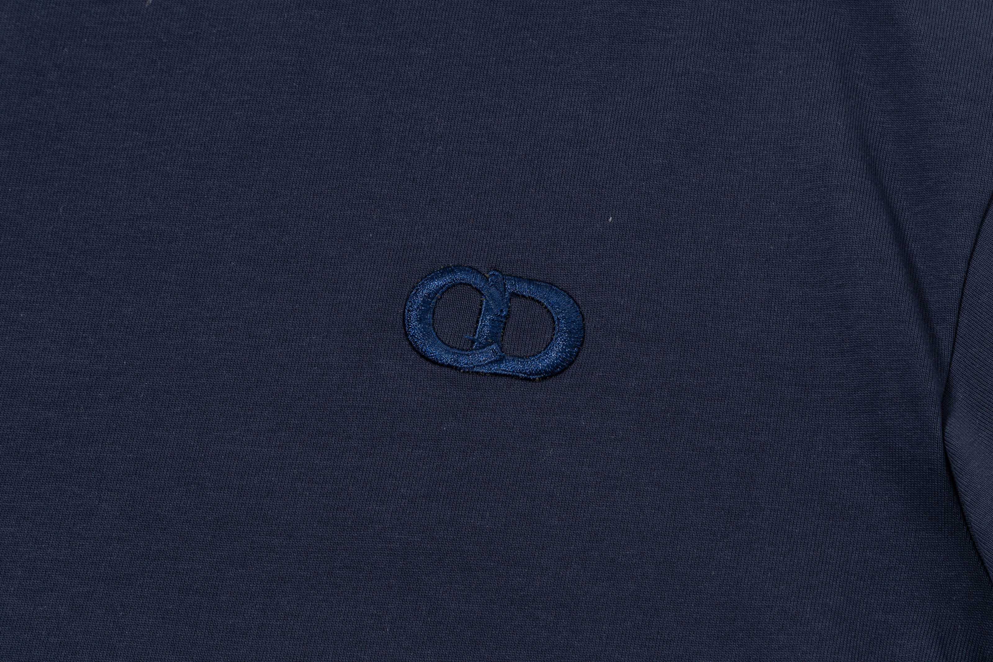 Simple embroidered cotton T-shirt