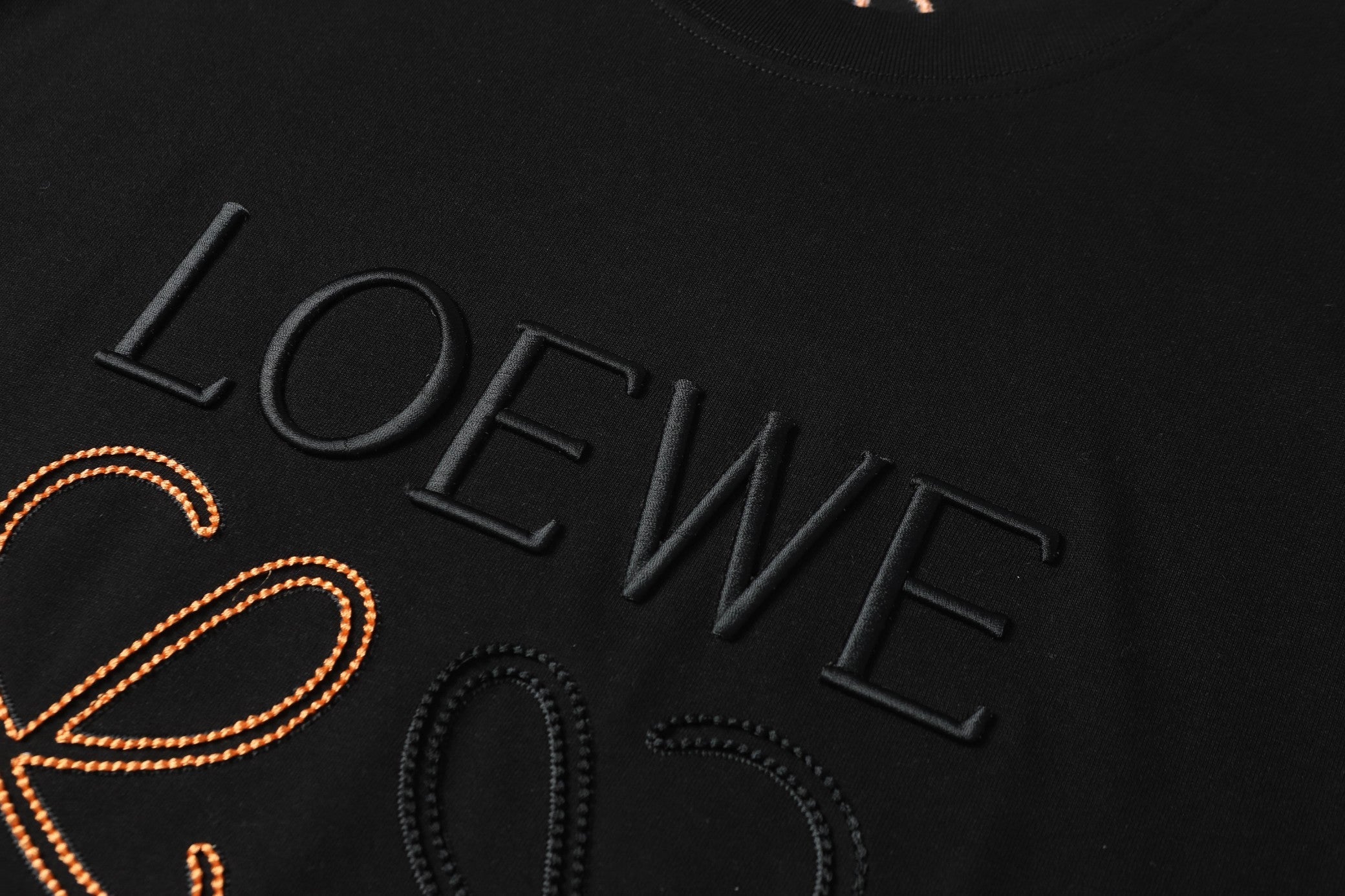 Double-sided embroidered round neck cotton T-shirt