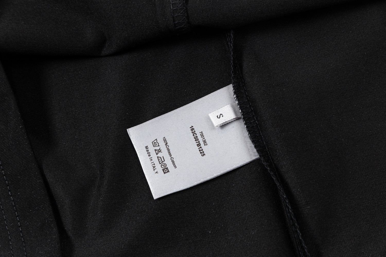 Nylon pocket T-shirt