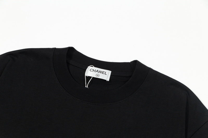 Simple embroidered cotton T-shirt