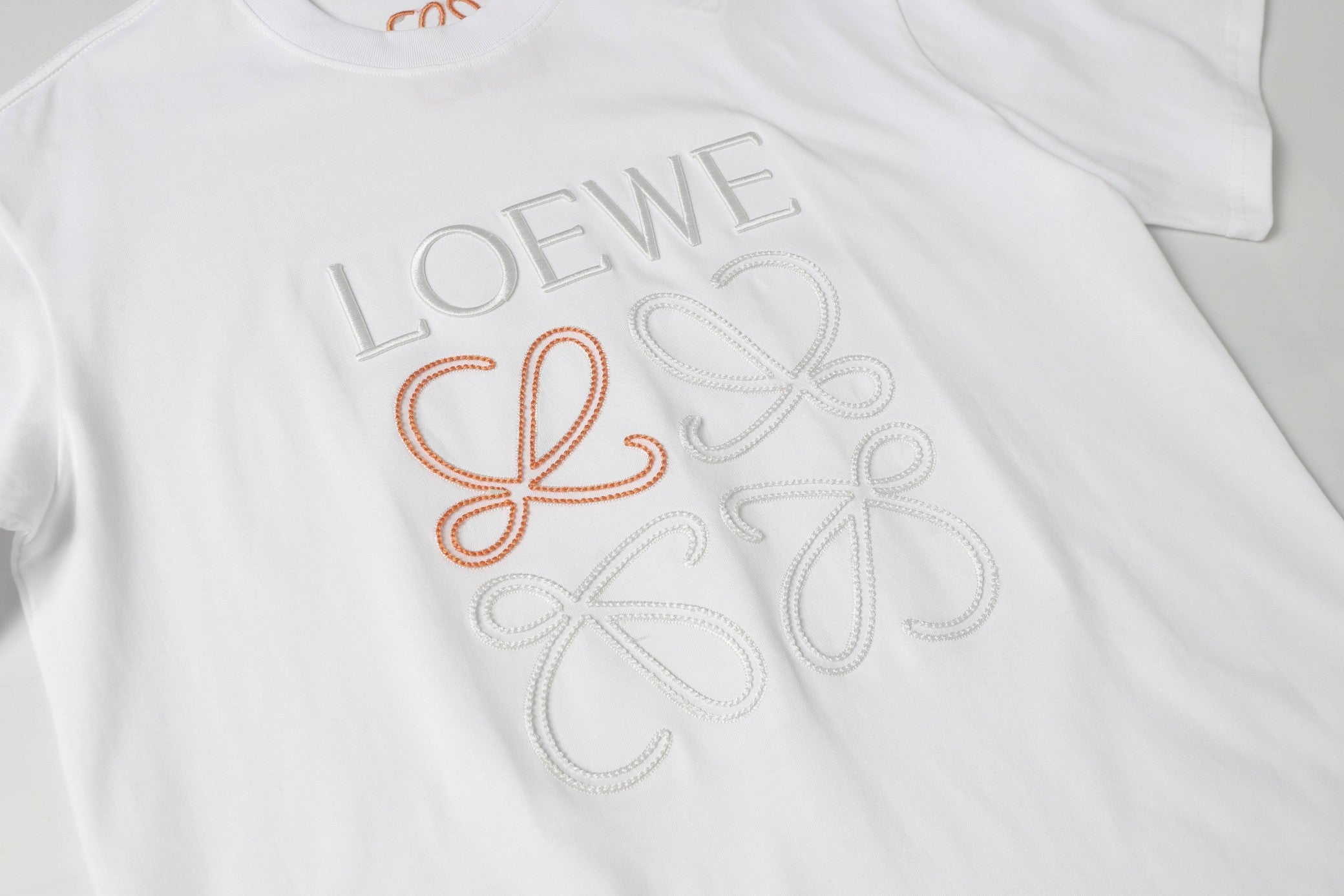 Double-sided embroidered round neck cotton T-shirt