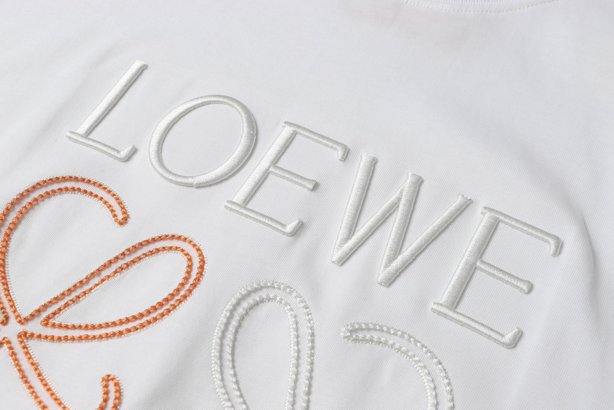 Double-sided embroidered round neck cotton T-shirt