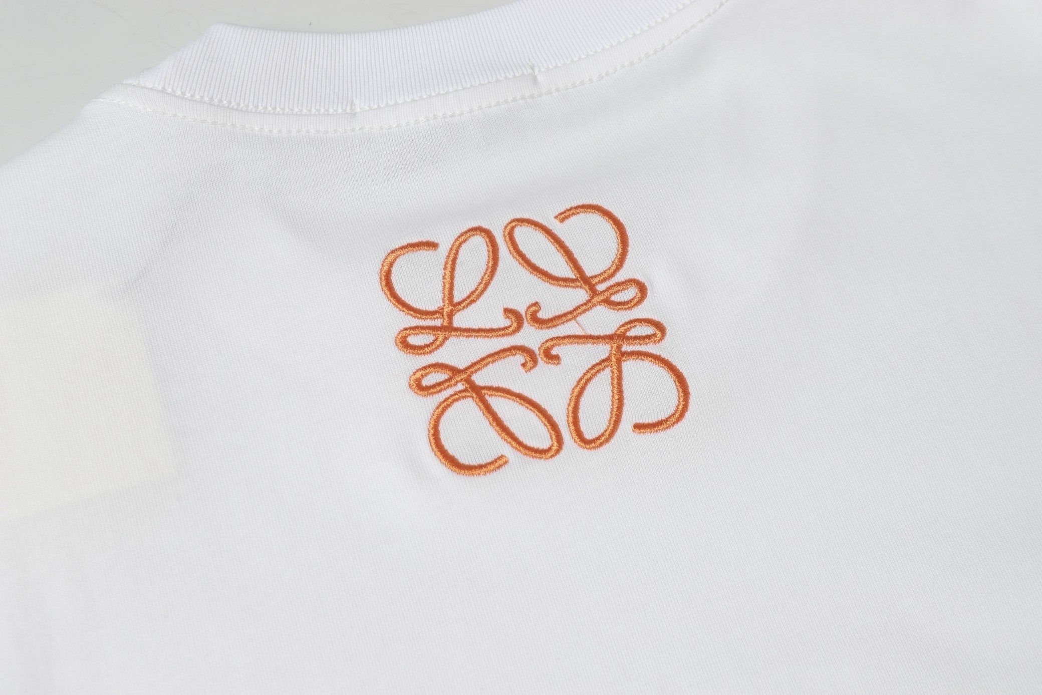 Double-sided embroidered round neck cotton T-shirt