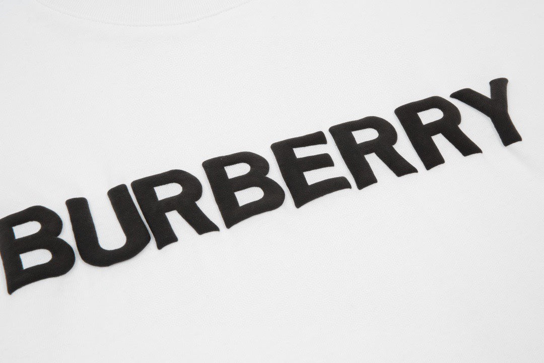 Foamed lettering cotton T-shirt