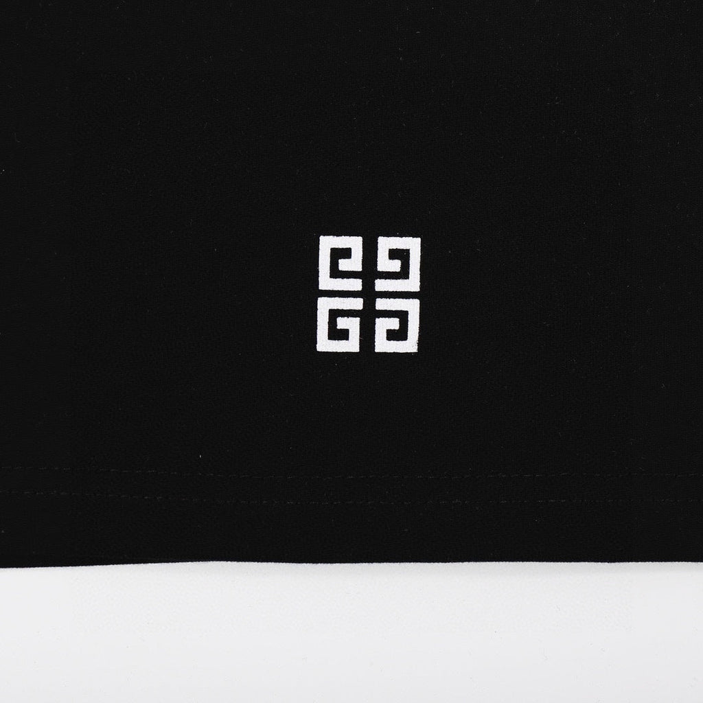 Fashionable printed T-shirts