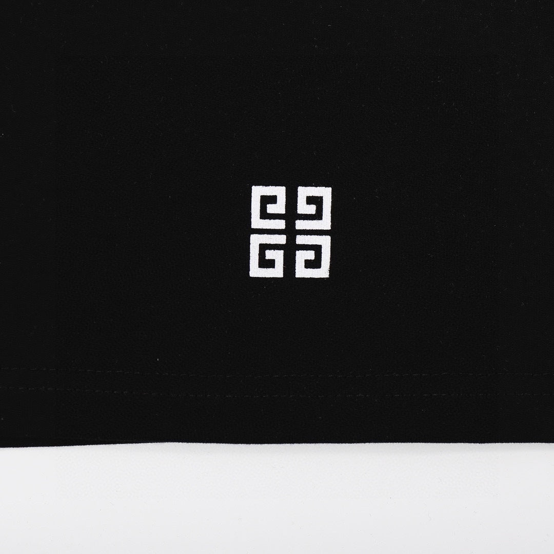 Fashionable printed T-shirts