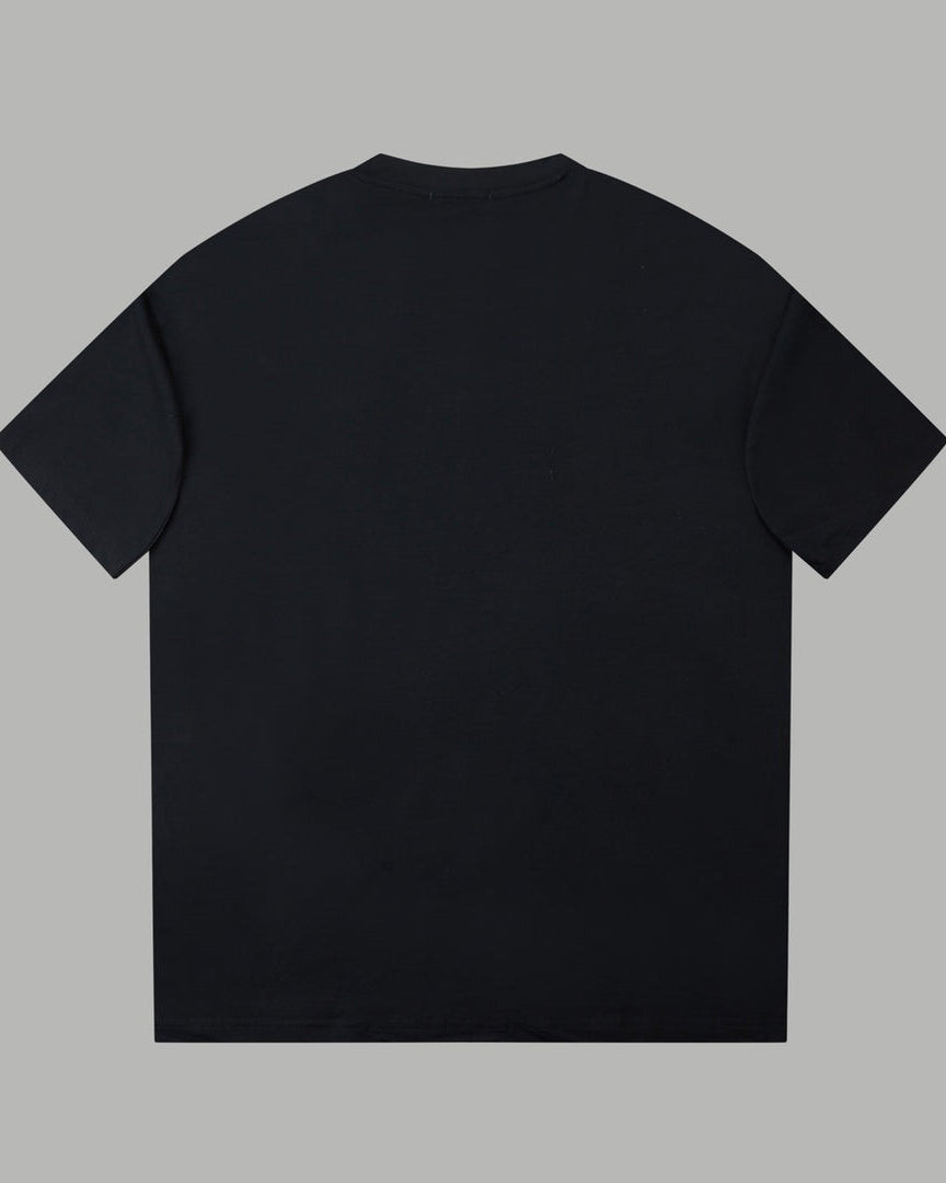 Three-dimensional leather patch T-shirt