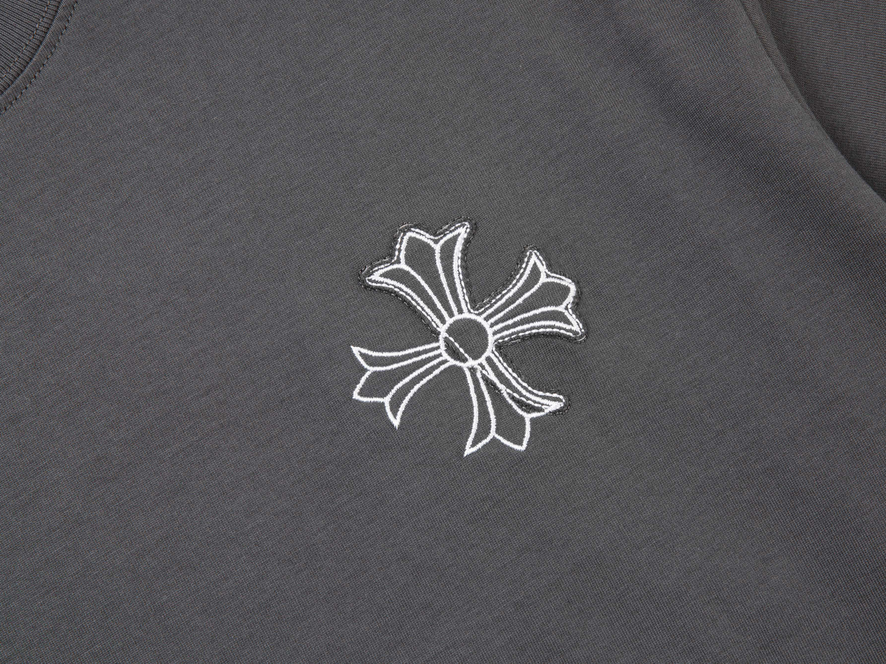 Double-sided embroidered T-shirt
