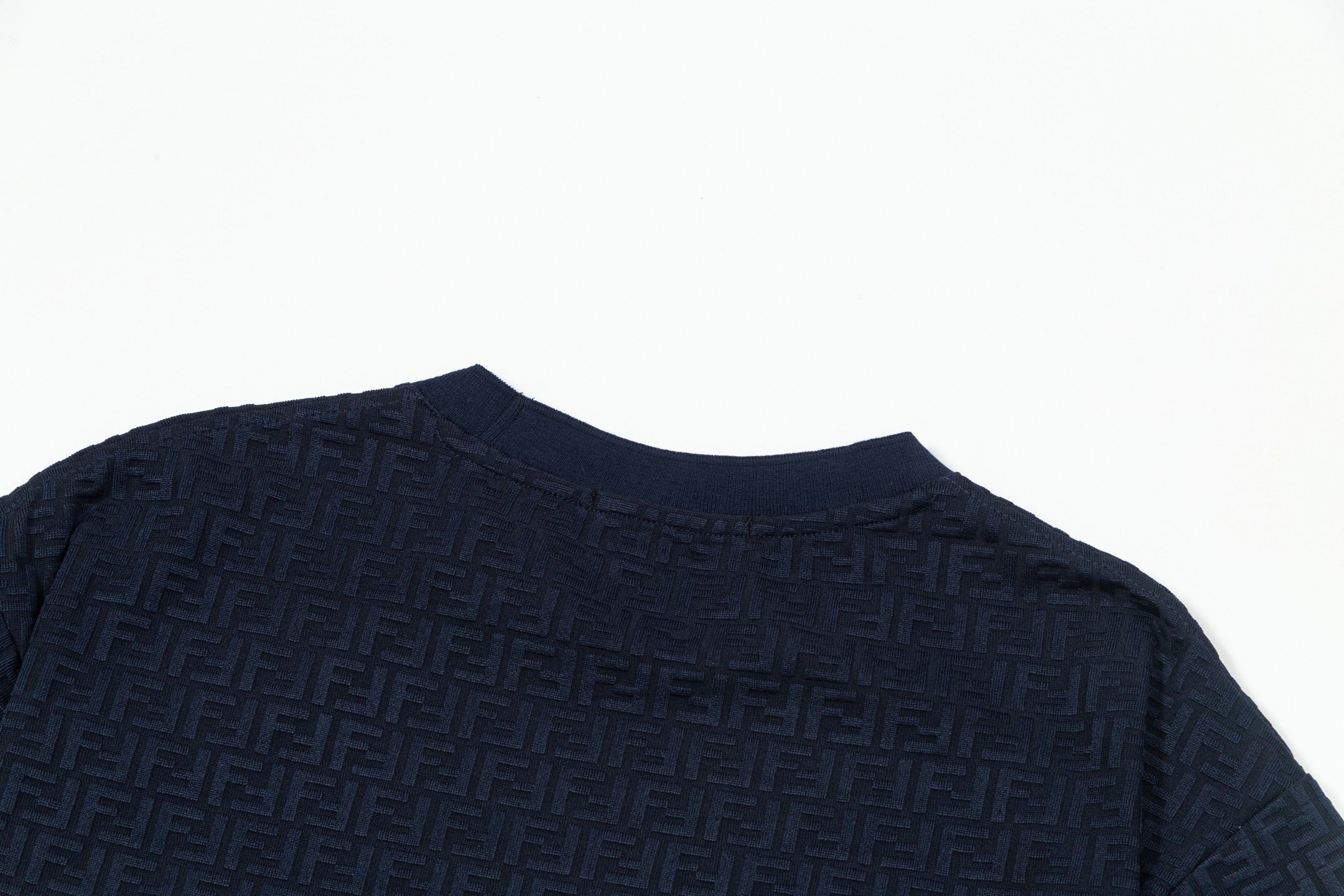 3D embroidered round neck cotton T-shirt