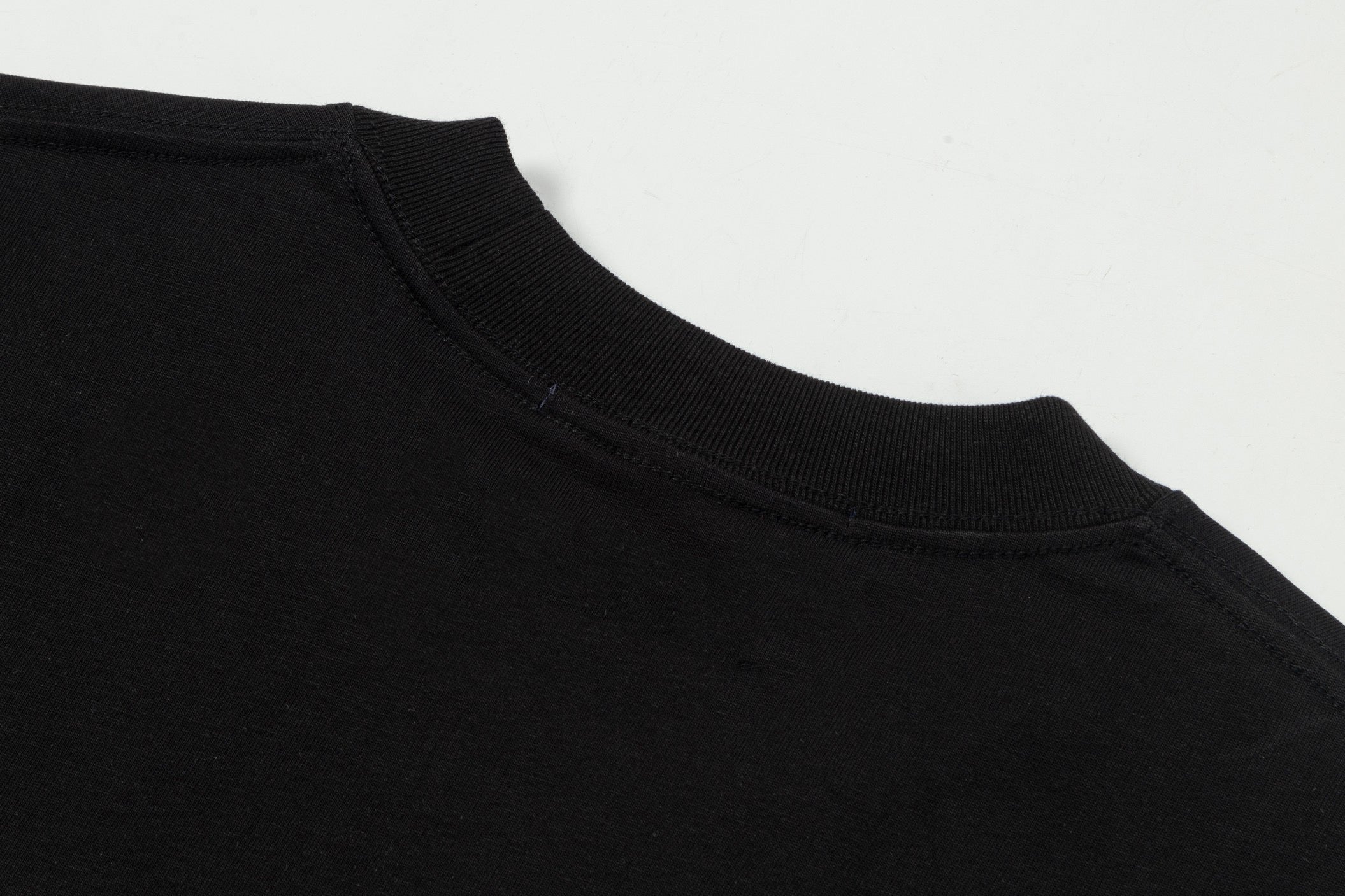 Simple embroidered cotton T-shirt