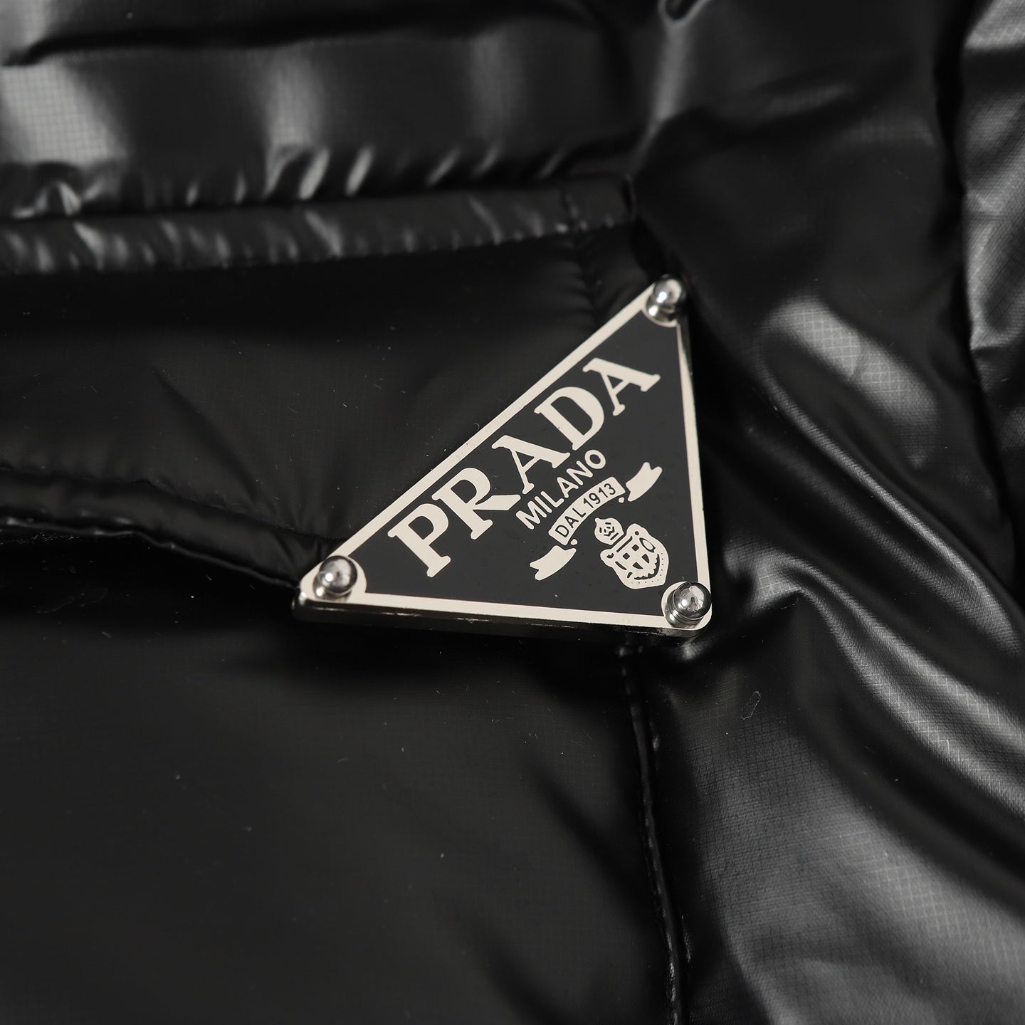 Detachable hood down jacket