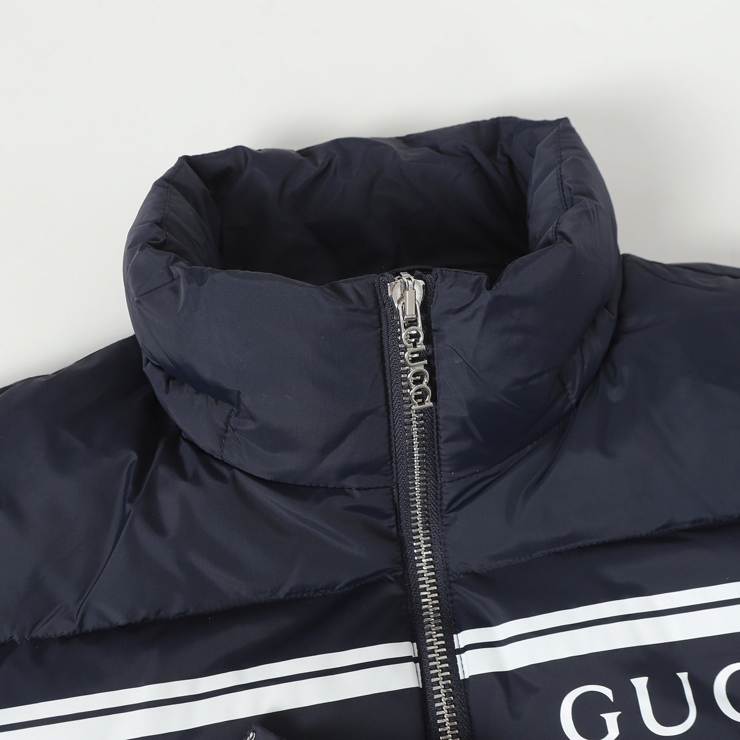 Detachable hooded down jacket