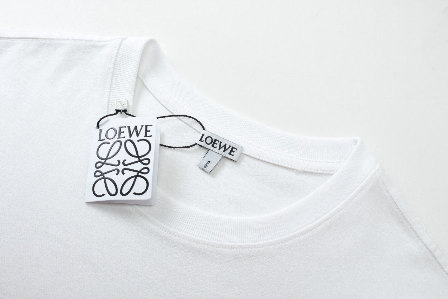 Pocket embroidery print T-shirt