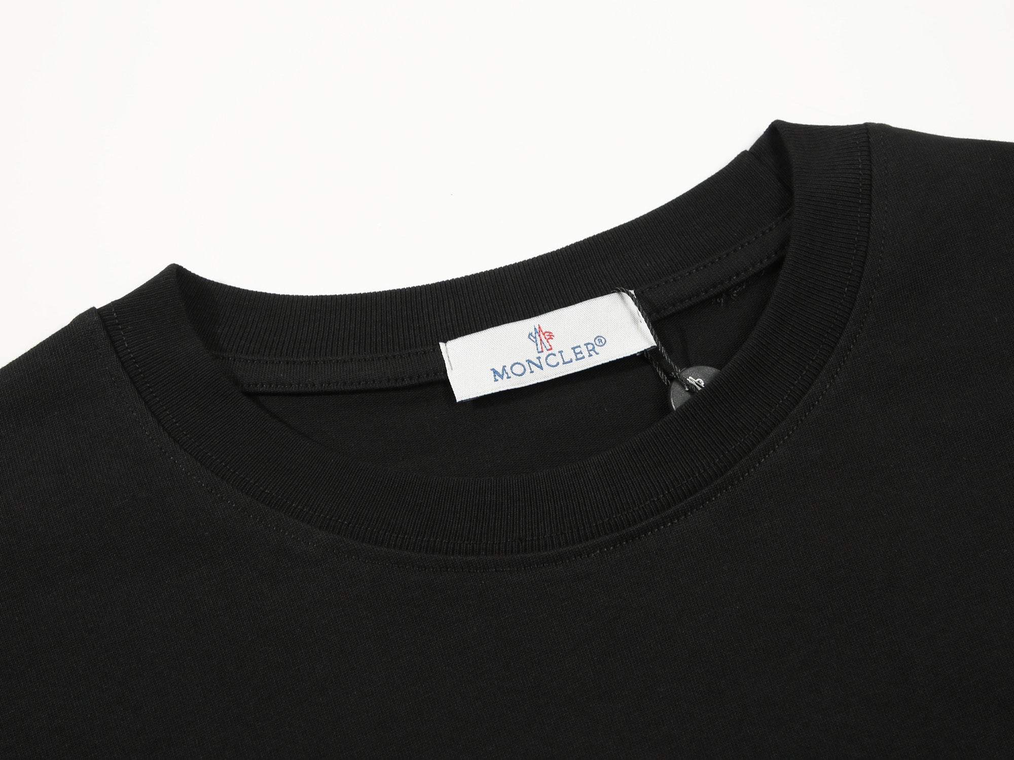 Simple embroidered cotton T-shirt